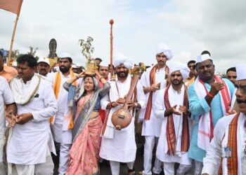 हरी नामाच्या गजरात संतश्रेष्ठ श्री ज्ञानेश्वर माऊलींच्या पालखीचे सोलापूर जिल्ह्यात आगमन