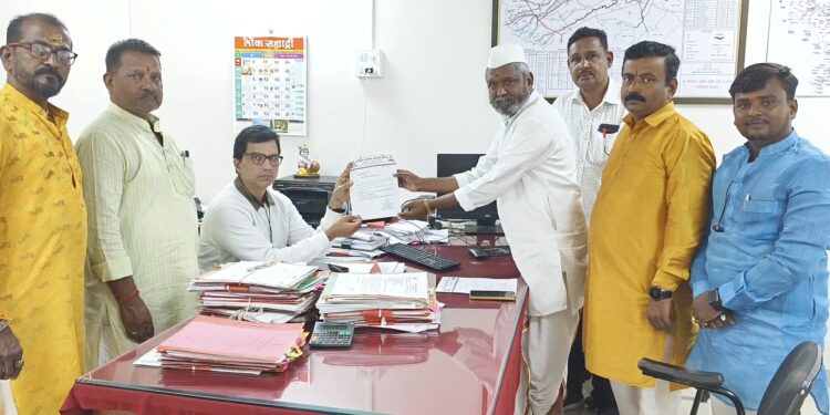 वारकरी मंडळा कडून आषाढीवारीमध्ये येणाऱ्या अडचणी संदर्भात देण्यात आले निवेदन