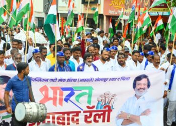 देशभक्तिपूर्ण घोषणा देत सोलापुरात निघाली भारत जिंदाबाद रॅली…