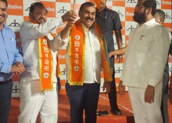 करमाळयाचे माजी आमदार जयवंतराव जगताप शिवसेनेत गेल्याने जिल्ह्याच्या राजकारणात एकच खळबळ