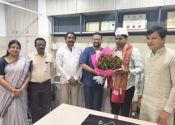 मुख्यमंत्री सहायता निधीचे रामेश्वर नाईक यांनी दिली आधार हॉस्पिटला सदिच्छा भेट..