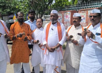 भाविक वारकरी मंडळाच्या वतीने अबू अझमीचा निषेध…