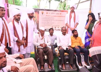 चरणसेवा उपक्रमावर वारकरी बांधव खुश, भाविकांनी मानले शासनाचे आभार…