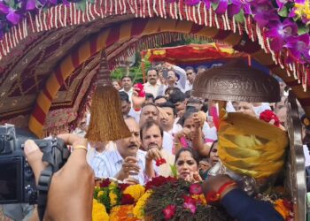 सोलापूर शहरात गजानन महाराजांच्या पालखीचे टाळ मृदुगाच्या गजरात उत्साहात आगमन