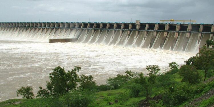 उजनी धरण ७३% टक्के भरले…