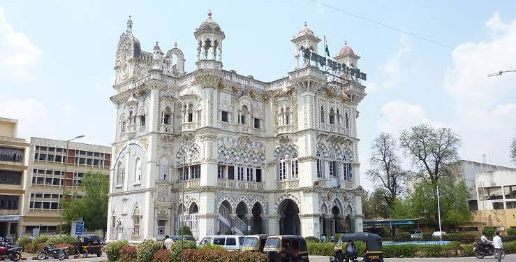 सोलापूर महानगरपालिका बांधकाम परवाना घोटाळा : दोन अभियंत्यासह लिपिकास जामीन मंजूर