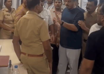 विधिमंडळाच्या लॉबीतील हाणामारी प्रकरण:रोहित पवारांविरोधात FIR दाखल; सरकारी कामात अडथळा, पोलिसांशी हुज्जत घातल्याचा आरोप