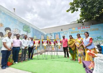 राज मेमोरियल इंग्लिश स्कूलमध्ये स्वर्गीय राजेश अण्णा कोठे यांची 59 वी जयंती एक मुठ धान्य गरिबांसाठी आस्था सामाजिक संस्थेस सुपूर्द……….