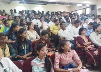 दयानंद महाविद्यालयात पंडित दीनदयाल उपाध्याय रोजगार मेळाव्यात १४२ उमेदवारांची निवड