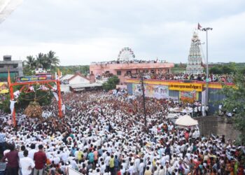 अरणमध्ये रंगला ‘श्रीफळहंडी’चा सोहळा, संत सावता माळींची पुण्यतिथी उत्सहात साजरी