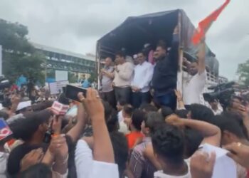 अखेर अविनाश जाधव यांनी अमराठी व्यापाऱ्यांना इशारा देत हा मोर्चा थांबवत असल्याचे केले जाहीर…