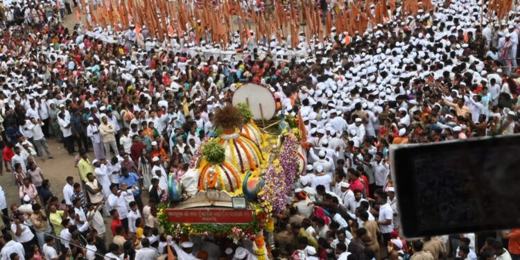 जगद्गुरू संत तुकाराम महाराज पालखीचे सोलापूर जिल्ह्यात आगमन…