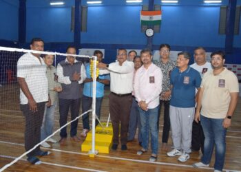 सोलापूर जिल्हा बॅडमिंटन असोसिएशनच्या वतीने  बॅडमिंटन स्पर्धा  सुरू…