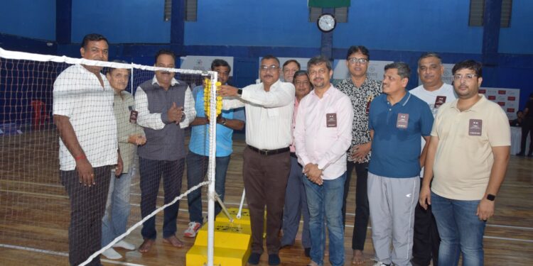 सोलापूर जिल्हा बॅडमिंटन असोसिएशनच्या वतीने बॅडमिंटन स्पर्धा सुरू…