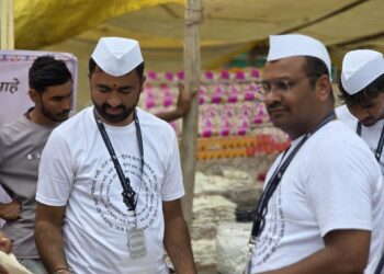 सुंदरम फायनान्सद्वारे वारकऱ्यांना पर्यावरणपूरक कापडी पिशव्यांचे वाटप…
