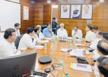 शिक्षण मंत्र्यांनी लावली बैठक ;शिक्षक आमदार जयंत आसगावकर यांनी मांडल्या या अडचणी
