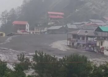 उत्तराखंडमधील भूस्खलनात महाराष्ट्रातील 151 पर्यटक अडकले…