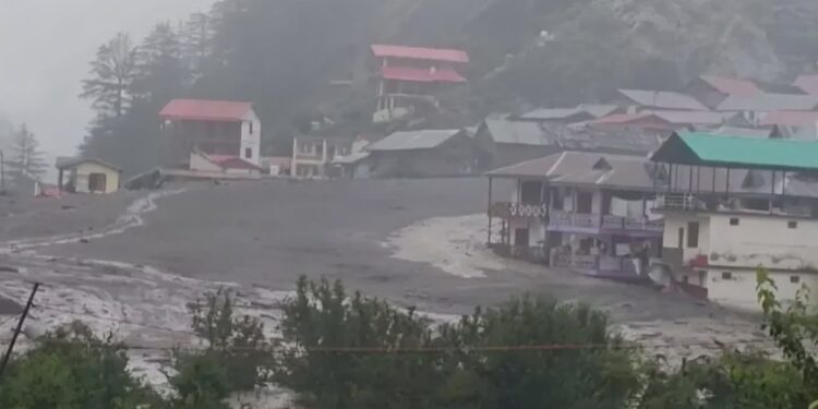 उत्तराखंडमधील भूस्खलनात महाराष्ट्रातील 151 पर्यटक अडकले…