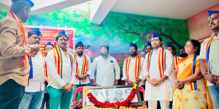 साहित्यरत्न लोकशाहीर अण्णाभाऊ साठे जयंतीनिमित्त आयुष्यमान कार्ड शिबिर…..