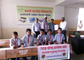 सोलापूर आणि धाराशिव जिल्ह्यातील एकूण २५ शाळा, त्या पैकी ११ जिल्हा परिषद शाळांना बालाजी स्पेशालिटी केमिकल्सकडून संगणक, स्मार्ट टीव्ही आणि बेंचेसची मदत