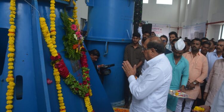जलसंपदा मंत्री विखे पाटील यांच्या हस्ते पडसाळी पंपगृह पूजन करून उद्घाटन…