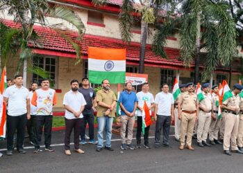 मध्य रेल्वेच्या सोलापूर विभागाने “हर घर तिरंगा” मोहिमेअंतर्गत उत्साही तिरंगा यात्रा…