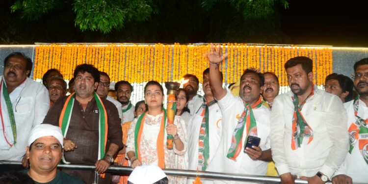 लोकशाही धोक्यात आहे; देशाला हुकूमशाहीच्या विळख्यातून मुक्त करण्याच्या लढाईत सहभागी व्हा – खा. प्रणिती शिंदे