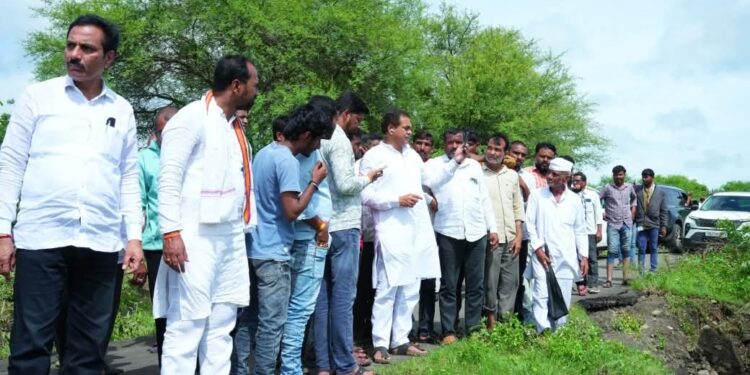 आ.राणाजगजितसिंह पाटील यांनी नुकसानग्रस्त भागाची केली पाहणी
