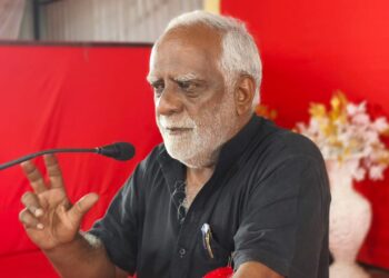 ज्येष्ठ हिंदी साहित्यिक व भारताचा कम्युनिस्ट पक्ष (मार्क्सवादी) केंद्रीय समिती सदस्य कॉ. बादल सरोज यांचे अभ्यास शिबिरातील मार्गदर्शन