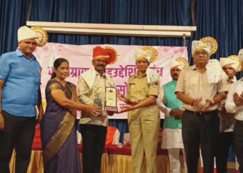 जागतिक फोटोग्राफी दिनानिमित्त येस न्यूज मराठीचे व्हिडिओग्राफर विजय आवटे यांचा झाला सन्मान…