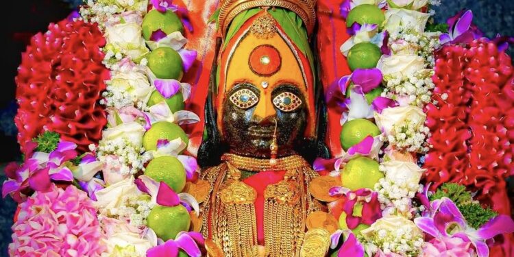 पूरग्रस्तांना आधार देण्यासाठी श्री तुळजाभवानी मंदिर संस्थान कडून मुख्यमंत्री सहायता निधीला एक कोटी रुपये