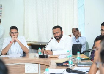 पूरग्रस्तापर्यंत शासकीय मदत व कामे पोहोचवण्याची जबाबदारी प्रशासकीय यंत्रणेची – पालकमंत्री जयकुमार गोरे