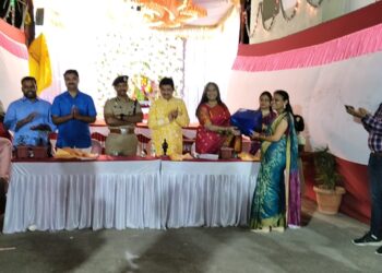 होम मिनिस्टर स्पर्धेच्या अंतिम फेरीमध्ये वनिता सतीश बोंद्रे यांचा प्रथम क्रमांक