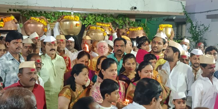 मसरे परिवाराच्या वतीने दहीहंडी मिरवणूक उत्साहात