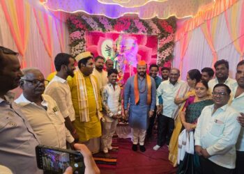 भवानी पेठचा राजा दिलखुष मंडळाच्या श्रींची आरती पालकमंत्री जयकुमार गोरे हस्ते मोठ्या भक्ती भावात संपन्न…