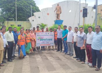 रस्त्यावर कचरा टाकणाऱ्यांवर कारवाईचे निर्देश – महापालिका आयुक्त सचिन ओंबासे..