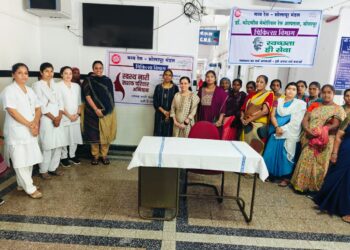 मध्य रेल्वेच्या सोलापूर विभागाने “स्वस्थ नारी, सशक्त परिवार अभियान” अंतर्गत विभागीय रेल्वे रुग्णालयात महिला कर्मचाऱ्यांसाठी आरोग्य तपासणी शिबिराचे आयोजन केले