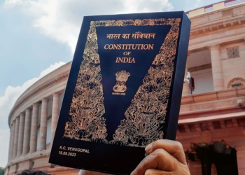 भारतीय संविधानाच्या अमृतमहोत्सवी वर्षानिमित्त सोलापुरात दोन दिवस सांस्कृतिक कार्यक्रम ! ” राष्ट्रग्रंथ – आधारस्तंभ लोकशाहीचा ” आणि ” गौरव गाथा संविधानाची ” नाटकांचे होणार सादरीकरण !