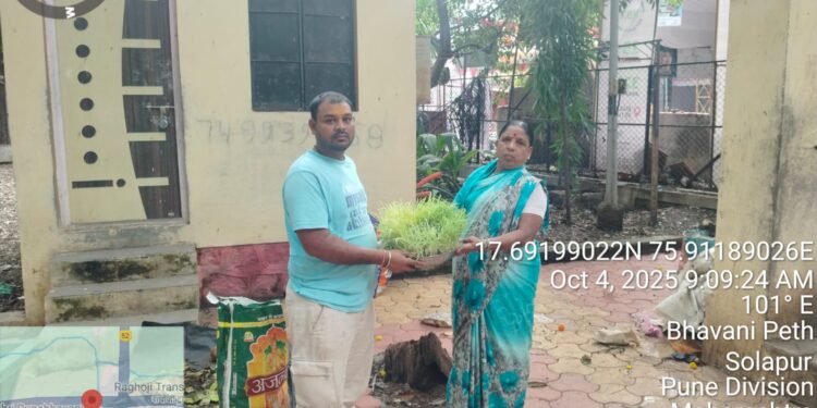 सोलापूर महानगरपालिकेच्या ‘घट संकलन’ उपक्रमाला दुसऱ्या दिवशीही सोलापूरकरांचा भरघोस प्रतिसाद