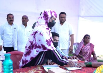 पूरग्रस्तांसाठी आरोग्य शिबीर, NCP नेते नजीब शेख यांचा उपक्रम