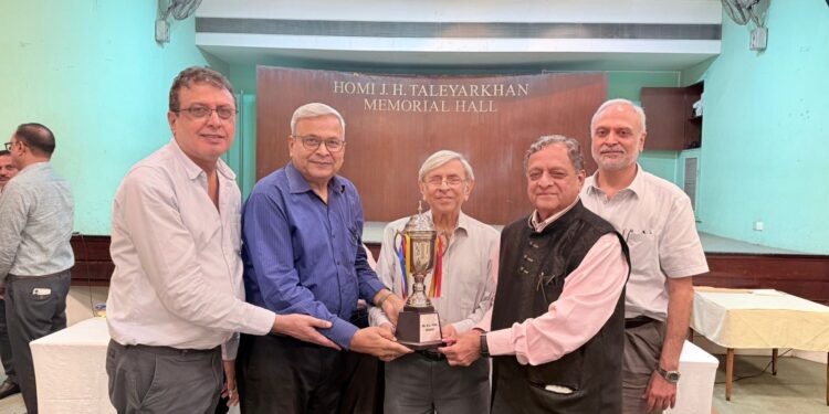 सोलापूर रेडक्रॉसला राज्यस्तरीय सन्मान – “डॉ. एन. सी. पुरी फिरता चषक” प्रदान