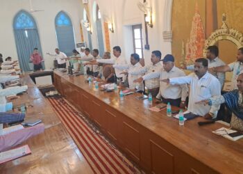 सोलापूर महानगरपालिकेत दक्षता जनजागृती सप्ताहाच्याअनुषंगाने आज शपथ घेण्यात आली…