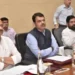 मंत्रिमंडळ बैठकीत मंत्री – प्रशासनात वाद: चक्क मुख्यमंत्र्यांवर आली मध्यस्थी करण्याची वेळ