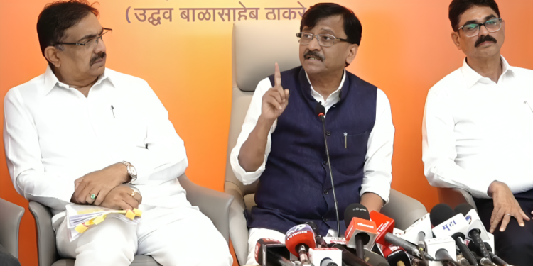 मतदार याद्यांमधील त्रुटींवर सर्वपक्षीय विरोधकांचा एल्गार: निवडणूक आयोगाविरोधात 1 नोव्हेंबरला मोर्चा, संजय राऊतांची घोषणा