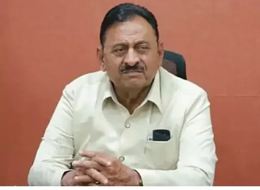 लोकांना कर्जमाफीचा नाद लागलाय:शेतकरी संकटात सापडला असताना राज्याचे सहकार मंत्री बाबासाहेब पाटील यांचे वादग्रस्त विधान