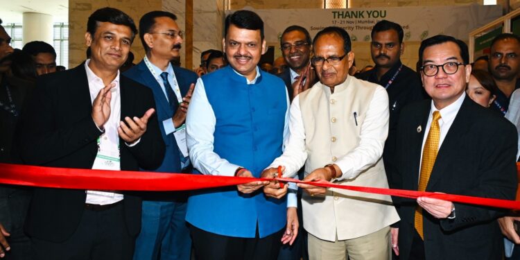 कर्जमाफी महत्त्वाचीच, पण ते अंतिम उत्तर नाही – मुख्यमंत्री देवेंद्र फडणवीस