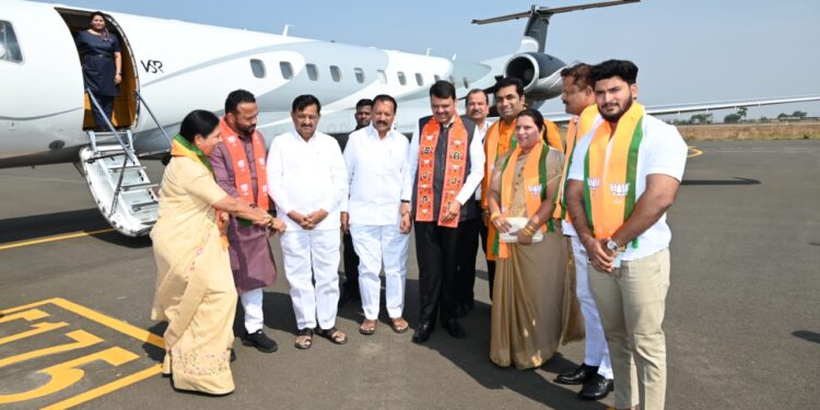 भाजपाने केली काँग्रेस शहराध्यक्षांची गेम;फुलारेंच्या पक्षप्रवेशाने काँग्रेस शहराध्यक्षाच्या प्रभागाला खिंडार