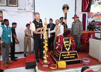 बॉम्बे इजिनिअर्स ग्रुप पुणे यांच्यावतीने सेवानिवृत्त झालेले अधिकारी व माजी सैनिकांसाठी सोलापूर येथे मेळावा संपत्र…