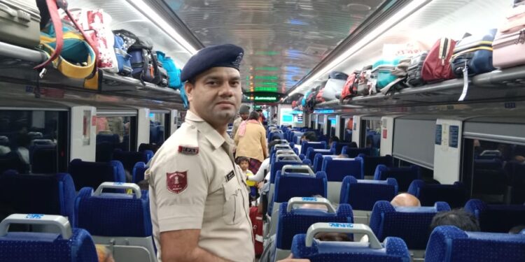 मध्य रेल्वेने सुरक्षा उपाययोजना केल्या कडक – कायद्याच्या विविध कलमांखाली ८१८४ गुन्हेगारांना अटक; ३८.०३ लाख रुपये दंड म्हणून वसूल…