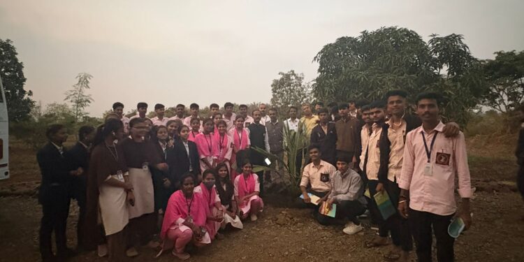 सोलापूर विद्यापीठात १९ महाविद्यालयांतील १२५० स्वयंसेवकांचे श्रमदान…